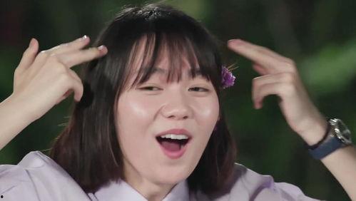 女生发个吃瓜的表情怎么回,女生吃瓜表情背后的趣味解读